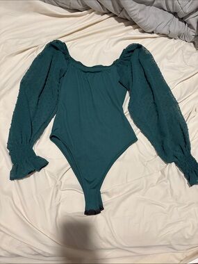 🎀4 for $20 SALE 🎀  Long Sleeve One-Piece Bodysuit in Green